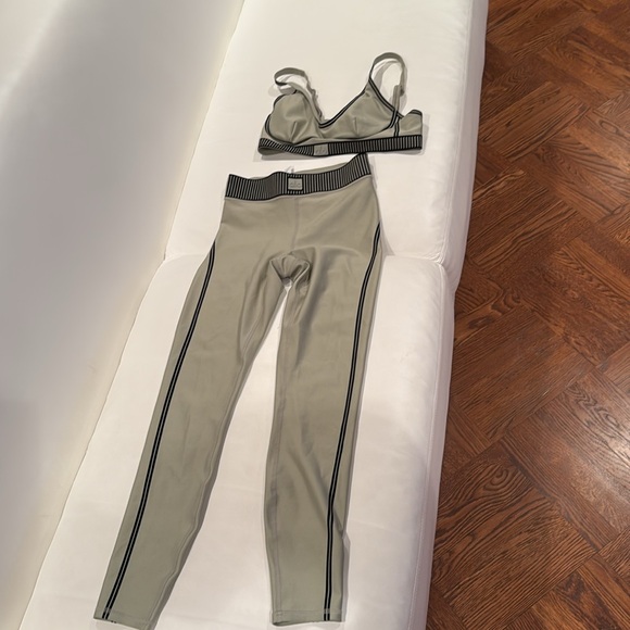 Alo Yoga line up set - Picture 2 of 4